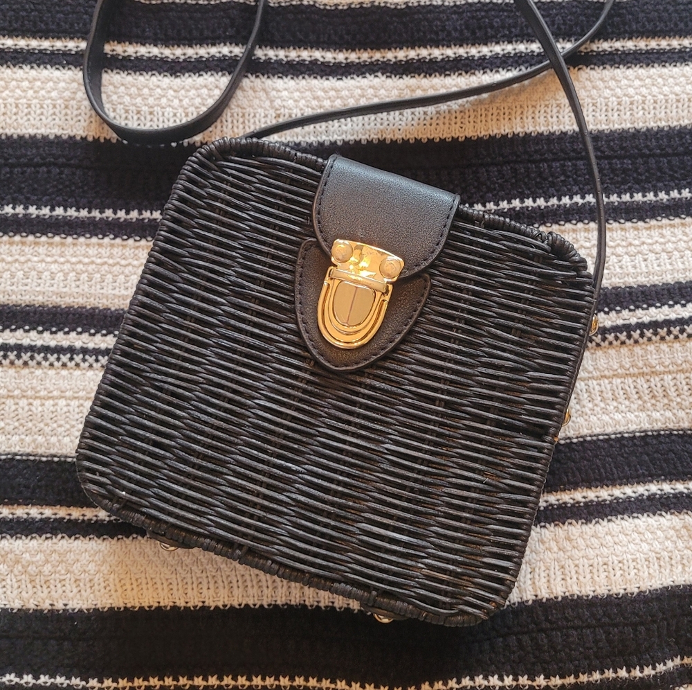 Black Woven Wicker Crossbody Bag By Mud Pie